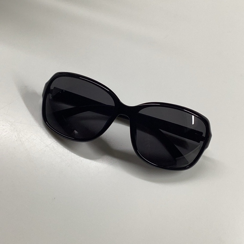 CLASSIC BLACK FRAME POLARIZED SUNGLASSES - Picture 3 of 11